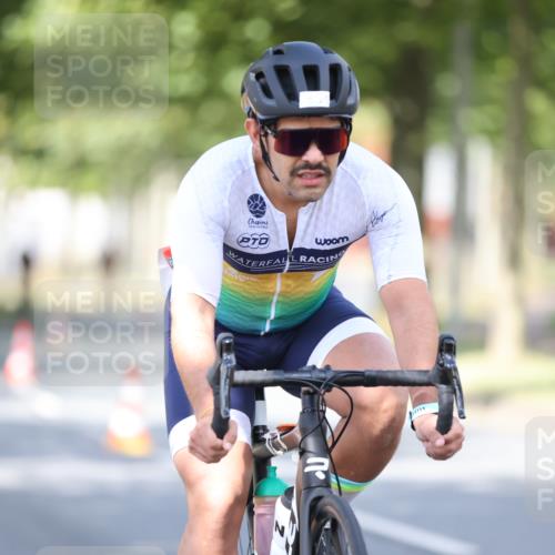 11.08.2024 - GEWOBA Citytriathlon Bremen H.Heesch http://msf.ph/oto/6780223 11.08.2024 11:48:23 Radfahren 809, 847, 851, 886, 939, 1025 meine-sportfotos.de