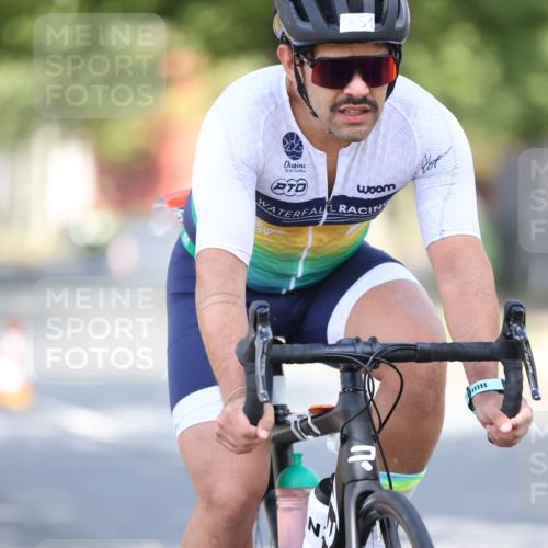 11.08.2024 - GEWOBA Citytriathlon Bremen H.Heesch http://msf.ph/oto/6780234 11.08.2024 11:48:23 Radfahren 809, 847, 851, 886, 939, 1025 meine-sportfotos.de