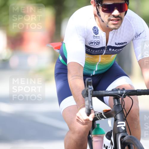 11.08.2024 - GEWOBA Citytriathlon Bremen H.Heesch http://msf.ph/oto/6780241 11.08.2024 11:48:23 Radfahren 809, 847, 851, 886, 939, 1025 meine-sportfotos.de