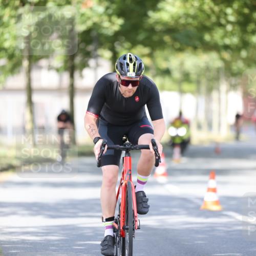 11.08.2024 - GEWOBA Citytriathlon Bremen H.Heesch http://msf.ph/oto/6780245 11.08.2024 11:48:26 Radfahren 787, 809, 847, 851, 870, 886, 939, 1025 meine-sportfotos.de