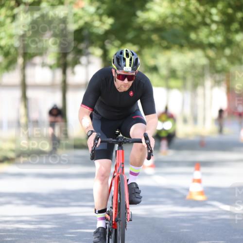 11.08.2024 - GEWOBA Citytriathlon Bremen H.Heesch http://msf.ph/oto/6780251 11.08.2024 11:48:26 Radfahren 787, 809, 847, 851, 870, 886, 939, 1025 meine-sportfotos.de