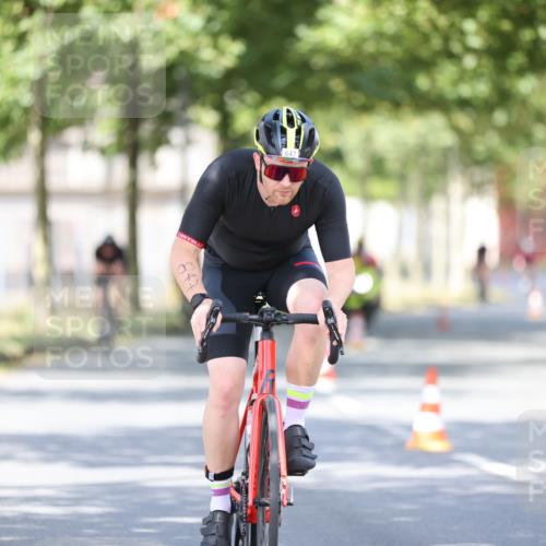 11.08.2024 - GEWOBA Citytriathlon Bremen H.Heesch http://msf.ph/oto/6780254 11.08.2024 11:48:26 Radfahren 787, 809, 847, 851, 870, 886, 939, 1025 meine-sportfotos.de