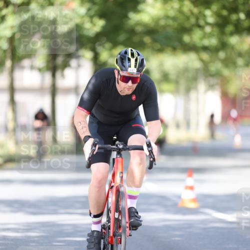 11.08.2024 - GEWOBA Citytriathlon Bremen H.Heesch http://msf.ph/oto/6780258 11.08.2024 11:48:26 Radfahren 787, 809, 847, 851, 870, 886, 939, 1025 meine-sportfotos.de