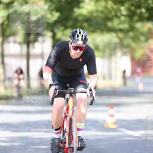 11.08.2024 - GEWOBA Citytriathlon Bremen H.Heesch http://msf.ph/oto/6780262 11.08.2024 11:48:26 Radfahren 787, 809, 847, 851, 870, 886, 939, 1025 meine-sportfotos.de