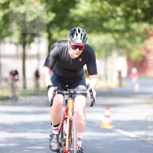 11.08.2024 - GEWOBA Citytriathlon Bremen H.Heesch http://msf.ph/oto/6780267 11.08.2024 11:48:27 Radfahren 787, 809, 847, 851, 870, 886, 939, 1025 meine-sportfotos.de