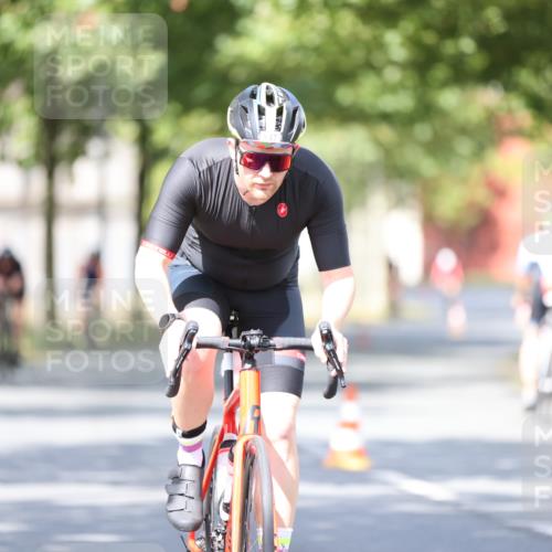 11.08.2024 - GEWOBA Citytriathlon Bremen H.Heesch http://msf.ph/oto/6780274 11.08.2024 11:48:27 Radfahren 787, 809, 847, 851, 870, 886, 939, 1025 meine-sportfotos.de