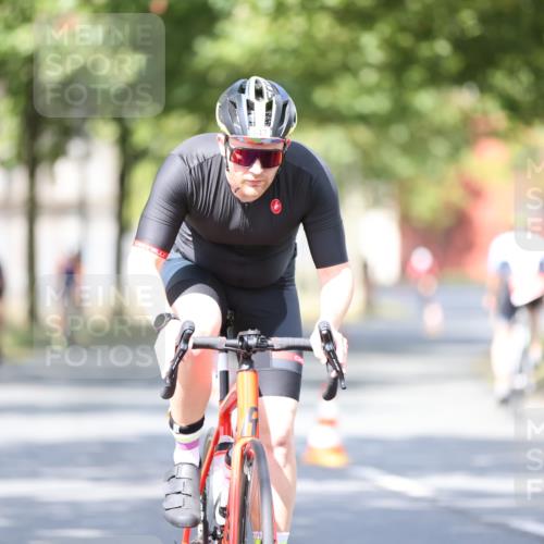 11.08.2024 - GEWOBA Citytriathlon Bremen H.Heesch http://msf.ph/oto/6780278 11.08.2024 11:48:27 Radfahren 787, 809, 847, 851, 870, 886, 939, 1025 meine-sportfotos.de