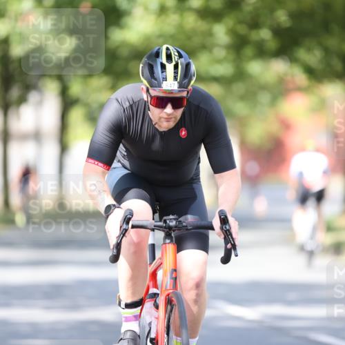 11.08.2024 - GEWOBA Citytriathlon Bremen H.Heesch http://msf.ph/oto/6780285 11.08.2024 11:48:27 Radfahren 787, 809, 847, 851, 870, 886, 939, 1025 meine-sportfotos.de