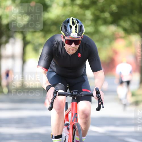 11.08.2024 - GEWOBA Citytriathlon Bremen H.Heesch http://msf.ph/oto/6780289 11.08.2024 11:48:27 Radfahren 787, 809, 847, 851, 870, 886, 939, 1025 meine-sportfotos.de