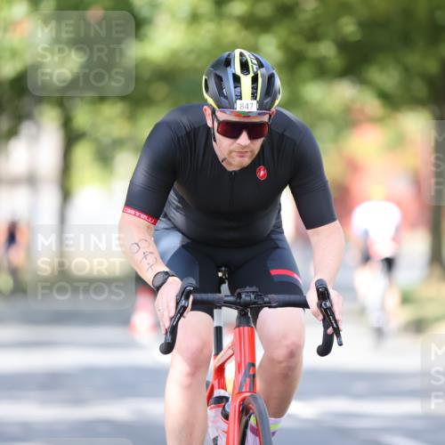 11.08.2024 - GEWOBA Citytriathlon Bremen H.Heesch http://msf.ph/oto/6780292 11.08.2024 11:48:27 Radfahren 787, 809, 847, 851, 870, 886, 939, 1025 meine-sportfotos.de