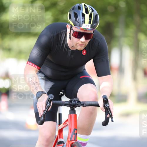 11.08.2024 - GEWOBA Citytriathlon Bremen H.Heesch http://msf.ph/oto/6780307 11.08.2024 11:48:27 Radfahren 787, 809, 847, 851, 870, 886, 939, 1025 meine-sportfotos.de