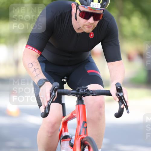 11.08.2024 - GEWOBA Citytriathlon Bremen H.Heesch http://msf.ph/oto/6780315 11.08.2024 11:48:27 Radfahren 787, 809, 847, 851, 870, 886, 939, 1025 meine-sportfotos.de
