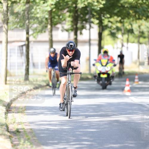 11.08.2024 - GEWOBA Citytriathlon Bremen H.Heesch http://msf.ph/oto/6780323 11.08.2024 11:48:29 Radfahren 787, 847, 851, 870, 886, 939, 1025 meine-sportfotos.de