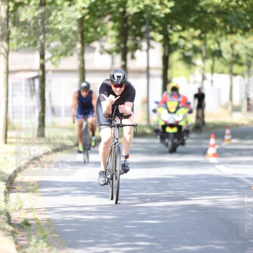 11.08.2024 - GEWOBA Citytriathlon Bremen H.Heesch http://msf.ph/oto/6780327 11.08.2024 11:48:29 Radfahren 787, 847, 851, 870, 886, 939, 1025 meine-sportfotos.de