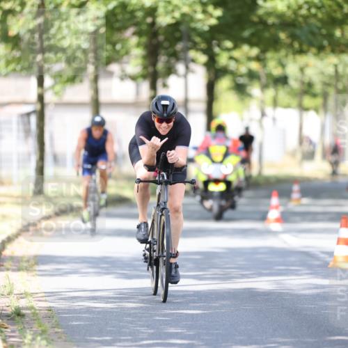 11.08.2024 - GEWOBA Citytriathlon Bremen H.Heesch http://msf.ph/oto/6780351 11.08.2024 11:48:30 Radfahren 787, 847, 851, 870, 886, 939, 1025 meine-sportfotos.de