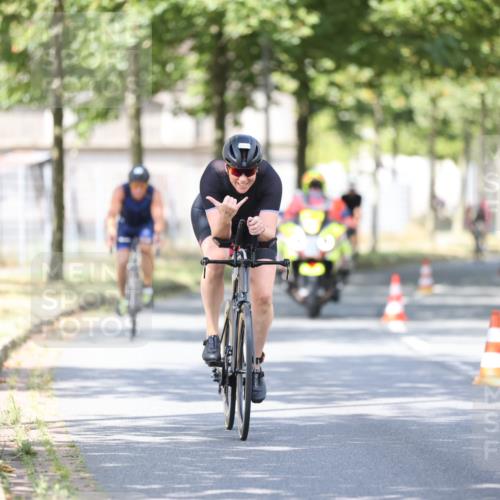 11.08.2024 - GEWOBA Citytriathlon Bremen H.Heesch http://msf.ph/oto/6780356 11.08.2024 11:48:30 Radfahren 787, 847, 851, 870, 886, 939, 1025 meine-sportfotos.de