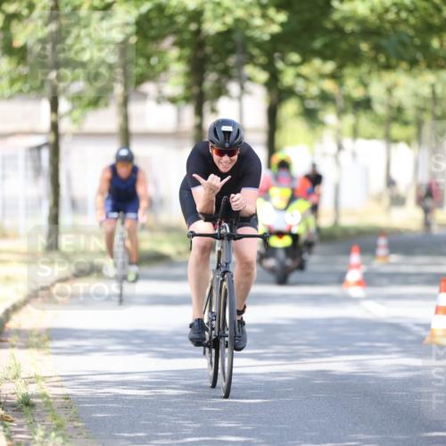 11.08.2024 - GEWOBA Citytriathlon Bremen H.Heesch http://msf.ph/oto/6780363 11.08.2024 11:48:30 Radfahren 787, 847, 851, 870, 886, 939, 1025 meine-sportfotos.de