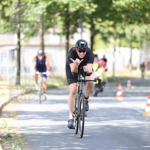 11.08.2024 - GEWOBA Citytriathlon Bremen H.Heesch http://msf.ph/oto/6780374 11.08.2024 11:48:30 Radfahren 787, 847, 851, 870, 886, 939, 1025 meine-sportfotos.de