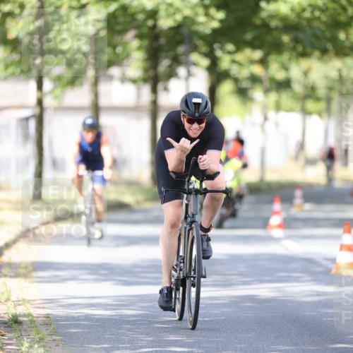 11.08.2024 - GEWOBA Citytriathlon Bremen H.Heesch http://msf.ph/oto/6780379 11.08.2024 11:48:30 Radfahren 787, 847, 851, 870, 886, 939, 1025 meine-sportfotos.de