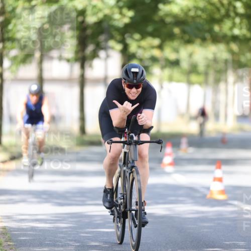 11.08.2024 - GEWOBA Citytriathlon Bremen H.Heesch http://msf.ph/oto/6780399 11.08.2024 11:48:30 Radfahren 787, 847, 851, 870, 886, 939, 1025 meine-sportfotos.de