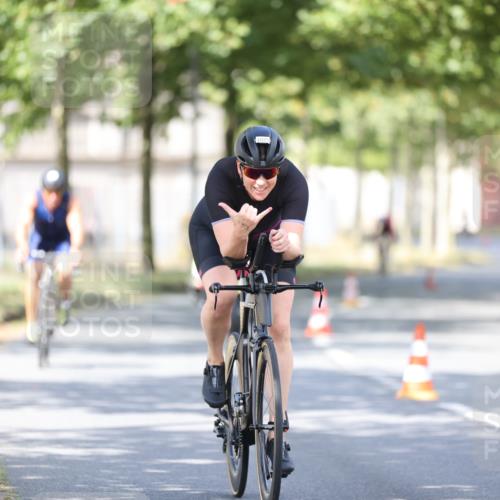 11.08.2024 - GEWOBA Citytriathlon Bremen H.Heesch http://msf.ph/oto/6780404 11.08.2024 11:48:30 Radfahren 787, 847, 851, 870, 886, 939, 1025 meine-sportfotos.de
