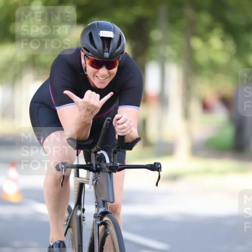 11.08.2024 - GEWOBA Citytriathlon Bremen H.Heesch http://msf.ph/oto/6780468 11.08.2024 11:48:31 Radfahren 787, 847, 851, 870, 886, 939, 1025 meine-sportfotos.de