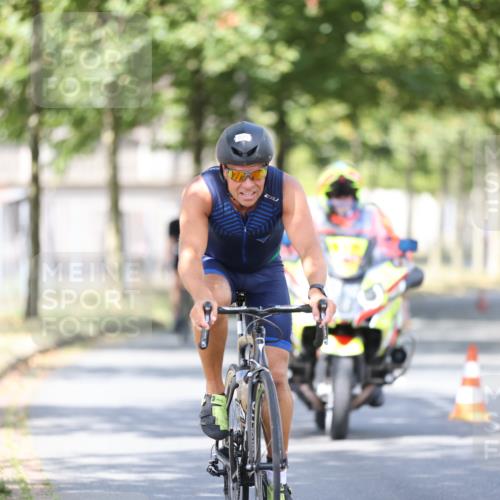 11.08.2024 - GEWOBA Citytriathlon Bremen H.Heesch http://msf.ph/oto/6780481 11.08.2024 11:48:32 Radfahren 787, 829, 847, 851, 870, 886, 939, 1025 meine-sportfotos.de