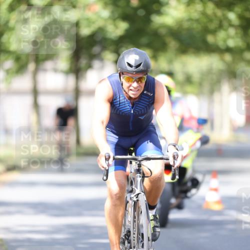 11.08.2024 - GEWOBA Citytriathlon Bremen H.Heesch http://msf.ph/oto/6780504 11.08.2024 11:48:32 Radfahren 787, 829, 847, 851, 870, 886, 939, 1025 meine-sportfotos.de