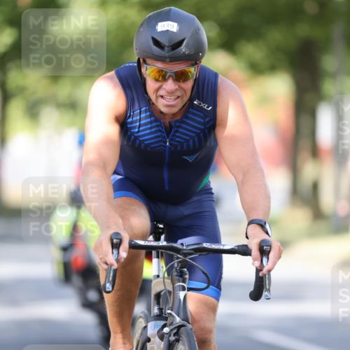 11.08.2024 - GEWOBA Citytriathlon Bremen H.Heesch http://msf.ph/oto/6780554 11.08.2024 11:48:33 Radfahren 787, 829, 847, 851, 870, 886, 939, 1025 meine-sportfotos.de