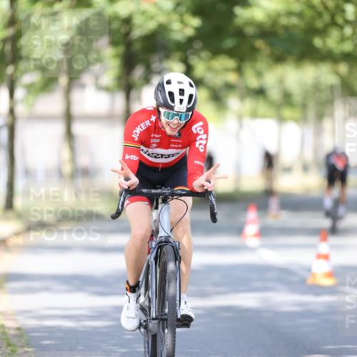 11.08.2024 - GEWOBA Citytriathlon Bremen H.Heesch http://msf.ph/oto/6780691 11.08.2024 11:48:39 Radfahren 787, 829, 870, 920, 939, 1025 meine-sportfotos.de