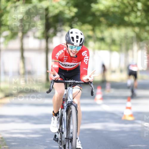 11.08.2024 - GEWOBA Citytriathlon Bremen H.Heesch http://msf.ph/oto/6780699 11.08.2024 11:48:39 Radfahren 787, 829, 870, 920, 939, 1025 meine-sportfotos.de