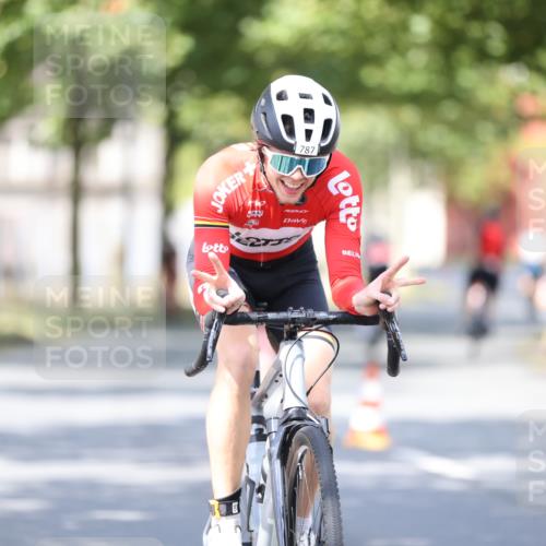 11.08.2024 - GEWOBA Citytriathlon Bremen H.Heesch http://msf.ph/oto/6780724 11.08.2024 11:48:40 Radfahren 787, 829, 870, 920, 939, 1025 meine-sportfotos.de