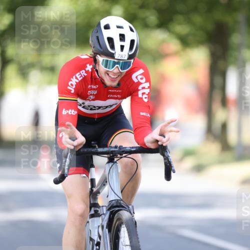 11.08.2024 - GEWOBA Citytriathlon Bremen H.Heesch http://msf.ph/oto/6780741 11.08.2024 11:48:40 Radfahren 787, 829, 870, 920, 939, 1025 meine-sportfotos.de