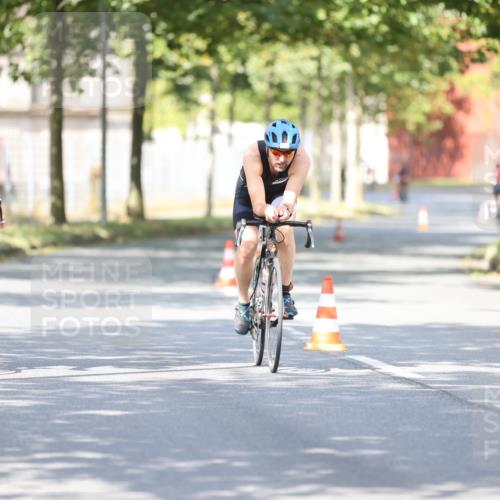 11.08.2024 - GEWOBA Citytriathlon Bremen H.Heesch http://msf.ph/oto/6780777 11.08.2024 11:48:45 Radfahren 787, 829, 870, 920 meine-sportfotos.de