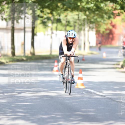 11.08.2024 - GEWOBA Citytriathlon Bremen H.Heesch http://msf.ph/oto/6780781 11.08.2024 11:48:45 Radfahren 787, 829, 870, 920 meine-sportfotos.de