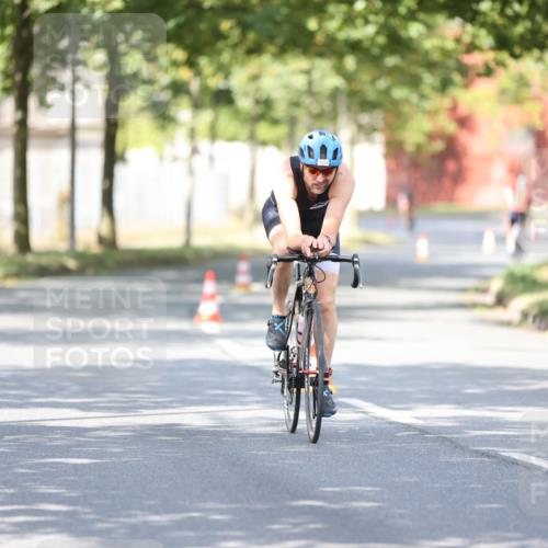 11.08.2024 - GEWOBA Citytriathlon Bremen H.Heesch http://msf.ph/oto/6780799 11.08.2024 11:48:45 Radfahren 787, 829, 870, 920 meine-sportfotos.de