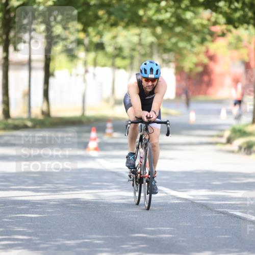 11.08.2024 - GEWOBA Citytriathlon Bremen H.Heesch http://msf.ph/oto/6780803 11.08.2024 11:48:45 Radfahren 787, 829, 870, 920 meine-sportfotos.de
