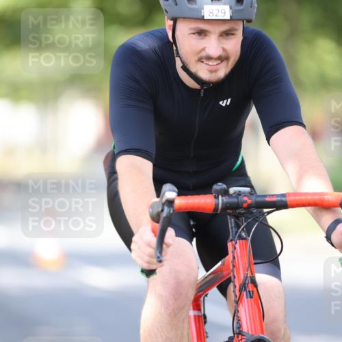 11.08.2024 - GEWOBA Citytriathlon Bremen H.Heesch http://msf.ph/oto/6780860 11.08.2024 11:48:47 Radfahren 787, 829, 848, 870, 901, 920 meine-sportfotos.de