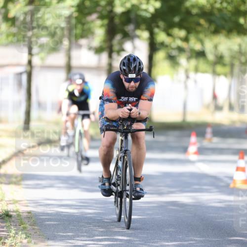11.08.2024 - GEWOBA Citytriathlon Bremen H.Heesch http://msf.ph/oto/6780882 11.08.2024 11:48:59 Radfahren 792, 848, 901, 920 meine-sportfotos.de