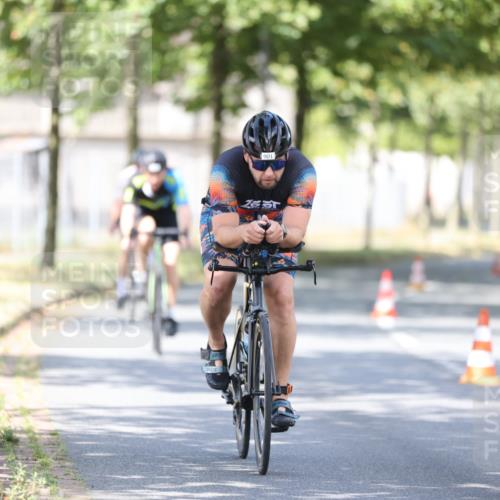 11.08.2024 - GEWOBA Citytriathlon Bremen H.Heesch http://msf.ph/oto/6780885 11.08.2024 11:48:59 Radfahren 792, 848, 901, 920 meine-sportfotos.de