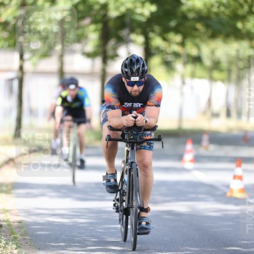 11.08.2024 - GEWOBA Citytriathlon Bremen H.Heesch http://msf.ph/oto/6780894 11.08.2024 11:48:59 Radfahren 792, 848, 901, 920 meine-sportfotos.de
