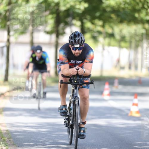 11.08.2024 - GEWOBA Citytriathlon Bremen H.Heesch http://msf.ph/oto/6780900 11.08.2024 11:48:59 Radfahren 792, 848, 901, 920 meine-sportfotos.de