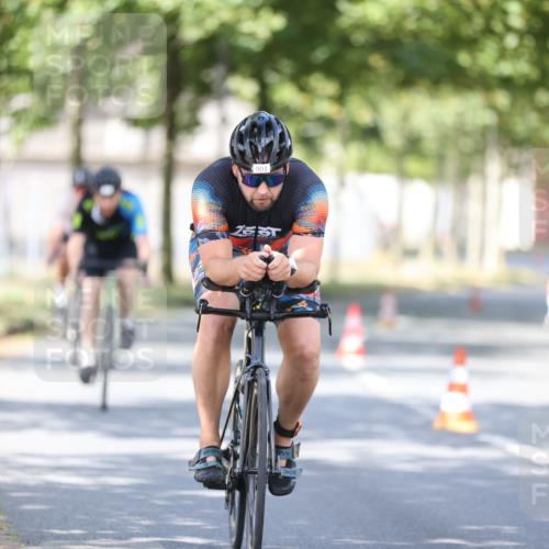 11.08.2024 - GEWOBA Citytriathlon Bremen H.Heesch http://msf.ph/oto/6780907 11.08.2024 11:48:59 Radfahren 792, 848, 901, 920 meine-sportfotos.de