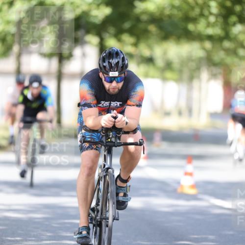 11.08.2024 - GEWOBA Citytriathlon Bremen H.Heesch http://msf.ph/oto/6780917 11.08.2024 11:49:00 Radfahren 792, 848, 901, 920 meine-sportfotos.de