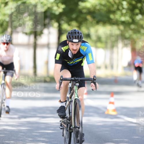 11.08.2024 - GEWOBA Citytriathlon Bremen H.Heesch http://msf.ph/oto/6780947 11.08.2024 11:49:01 Radfahren 792, 848, 901 meine-sportfotos.de