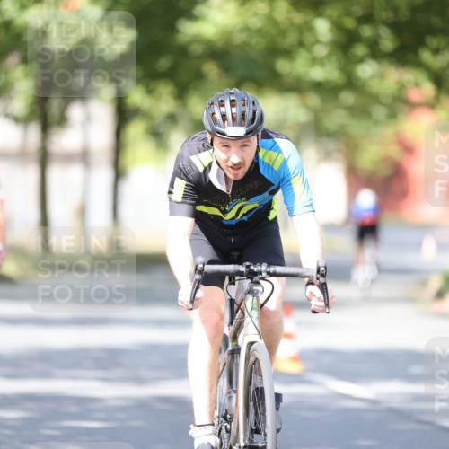 11.08.2024 - GEWOBA Citytriathlon Bremen H.Heesch http://msf.ph/oto/6780968 11.08.2024 11:49:01 Radfahren 792, 848, 901 meine-sportfotos.de