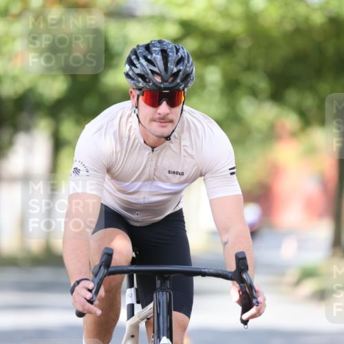 11.08.2024 - GEWOBA Citytriathlon Bremen H.Heesch http://msf.ph/oto/6781012 11.08.2024 11:49:03 Radfahren 792, 848, 901, 910 meine-sportfotos.de