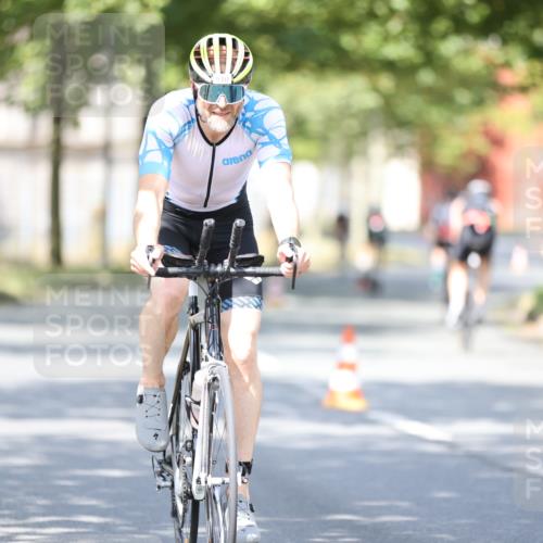 11.08.2024 - GEWOBA Citytriathlon Bremen H.Heesch http://msf.ph/oto/6781038 11.08.2024 11:49:15 Radfahren 866, 894, 910 meine-sportfotos.de