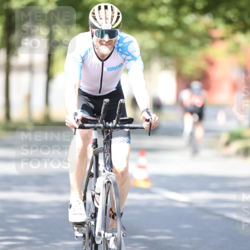 11.08.2024 - GEWOBA Citytriathlon Bremen H.Heesch http://msf.ph/oto/6781053 11.08.2024 11:49:15 Radfahren 866, 894, 910 meine-sportfotos.de