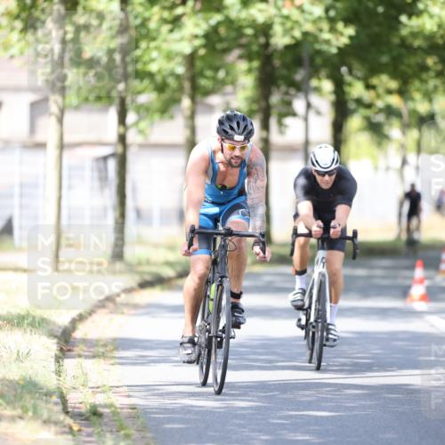 11.08.2024 - GEWOBA Citytriathlon Bremen H.Heesch http://msf.ph/oto/6781093 11.08.2024 11:49:22 Radfahren 815, 866, 894, 910 meine-sportfotos.de